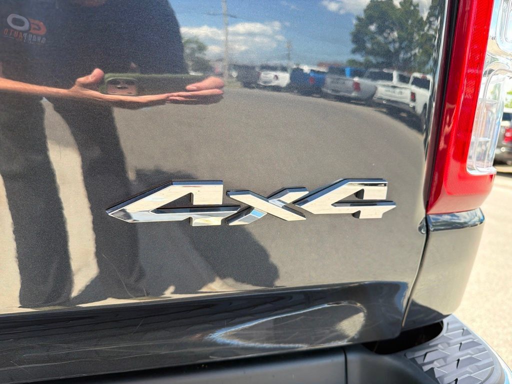 Used 2021 RAM 1500 Big Horn AWD/4WD image 16