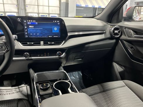 Used 2026 Chevrolet Equinox LT w/ Safety and Technology Package AWD/4WD image 24