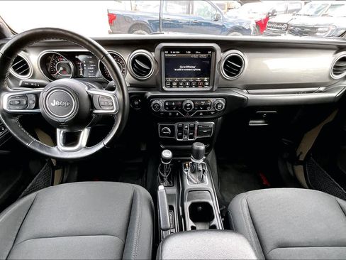 Used 2020 Jeep Gladiator Overland image 16