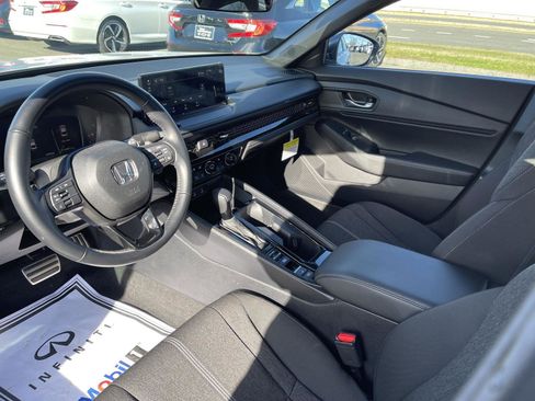 Used 2024 Honda Accord Sport image 4