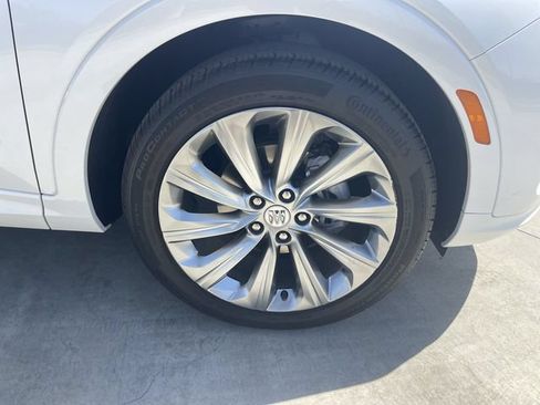 Used 2025 Buick Envista Avenir FWD image 32
