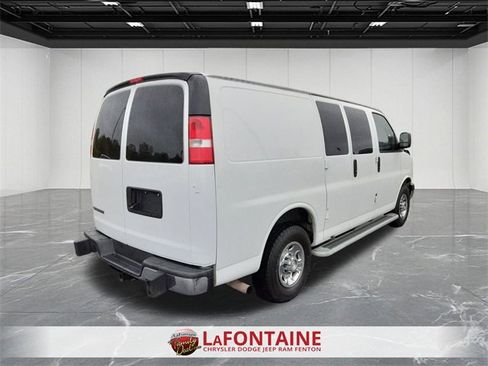 Used 2021 Chevrolet Express 2500 w/ Driver Convenience Package image 5