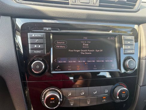 Used 2018 Nissan Rogue S FWD image 21