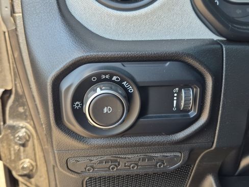 Used 2024 Jeep Wrangler Unlimited Sport AWD/4WD image 33