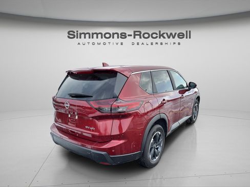 Used 2024 Nissan Rogue SV image 7