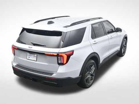 Certified 2026 Ford Explorer ST-Line w/ ST-Line Street Pack RWD image 23