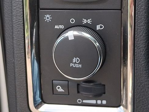 Used 2018 RAM 2500 Laramie w/ Sport Appearance Group AWD/4WD image 23