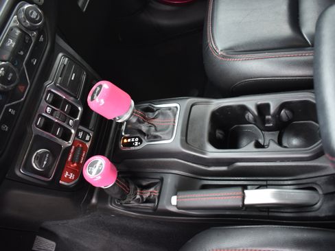 Used 2022 Jeep Wrangler Unlimited Rubicon w/ Cold Weather Group image 23