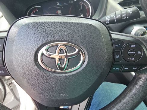 Certified 2025 Toyota RAV4 XLE AWD/4WD image 12