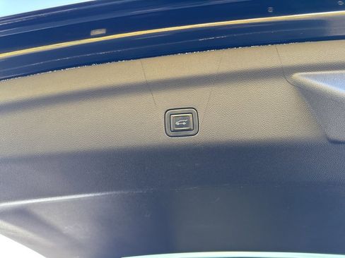 Used 2022 Chevrolet Tahoe RST image 19