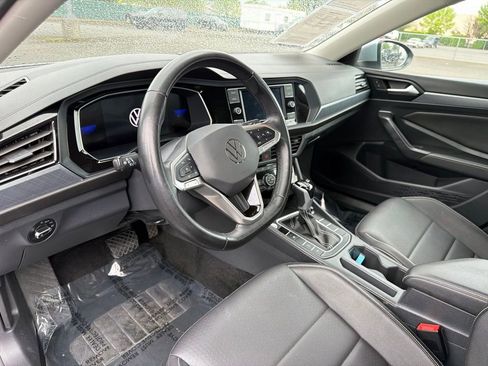 Used 2024 Volkswagen Jetta SE FWD image 18
