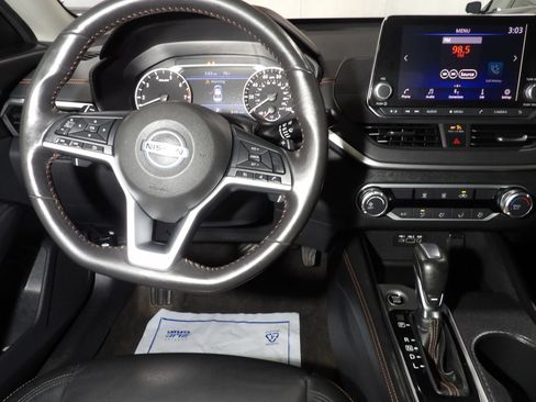 Used 2022 Nissan Altima 2.5 SR FWD image 10