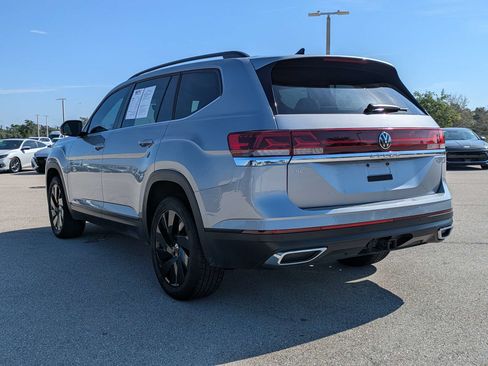 Used 2024 Volkswagen Atlas SE FWD image 7