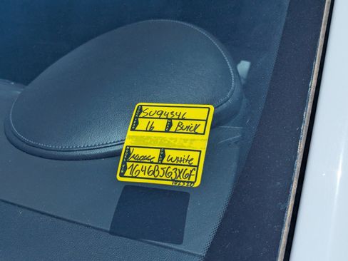 Used 2016 Buick LaCrosse Leather FWD image 10