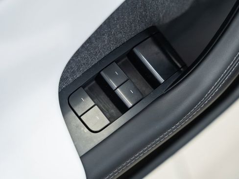 Used 2022 Tesla Model S Plaid image 37