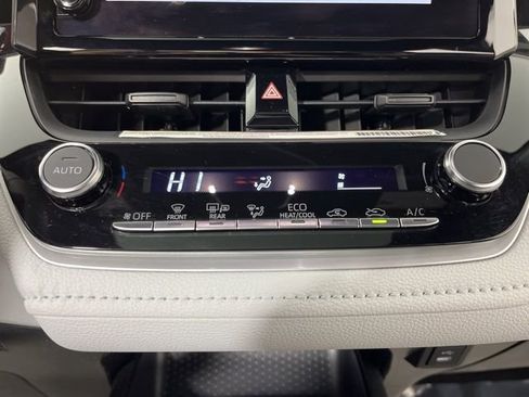 Used 2023 Toyota Corolla SE image 27