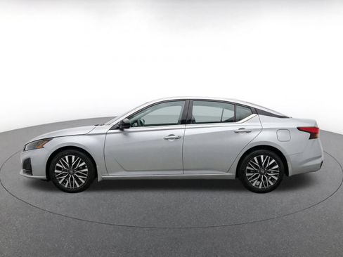 Used 2026 Nissan Altima 2.5 SV FWD image 4