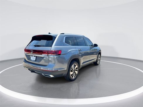 Used 2024 Volkswagen Atlas SEL AWD/4WD image 8