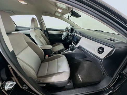 Used 2017 Toyota Corolla LE w/ Carpet Mat Package (TMS) FWD image 29