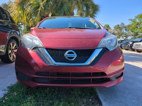 Used 2017 Nissan Versa Note SV FWD image 2