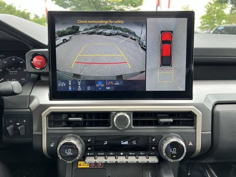 Used 2025 Toyota Tacoma TRD Sport w/ TRD Sport Premium Package AWD/4WD image 19