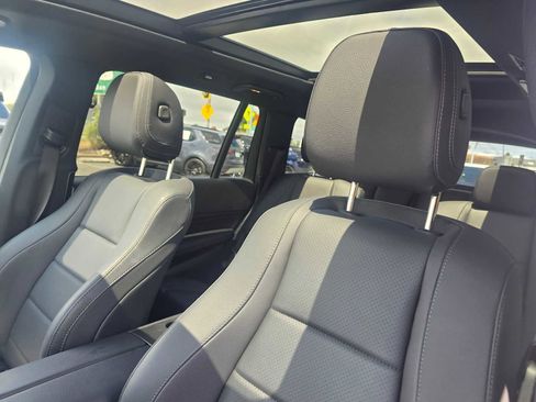 Used 2024 Mercedes-Benz GLS 450 4MATIC image 27