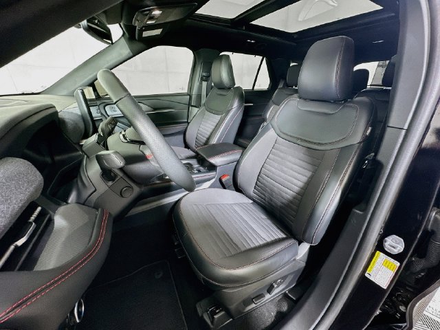 Used 2025 Ford Explorer ST-Line w/ Premium Package AWD/4WD image 26