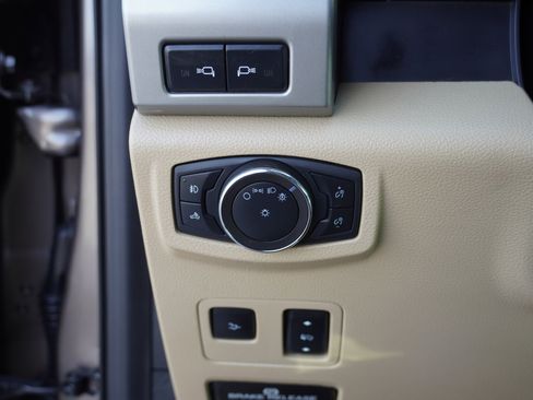 Used 2020 Ford F250 Lariat w/ Lariat Ultimate Package image 43