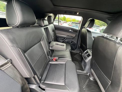 Used 2021 Volkswagen Atlas Cross Sport SE w/ Panoramic Sunroof Package AWD/4WD image 26