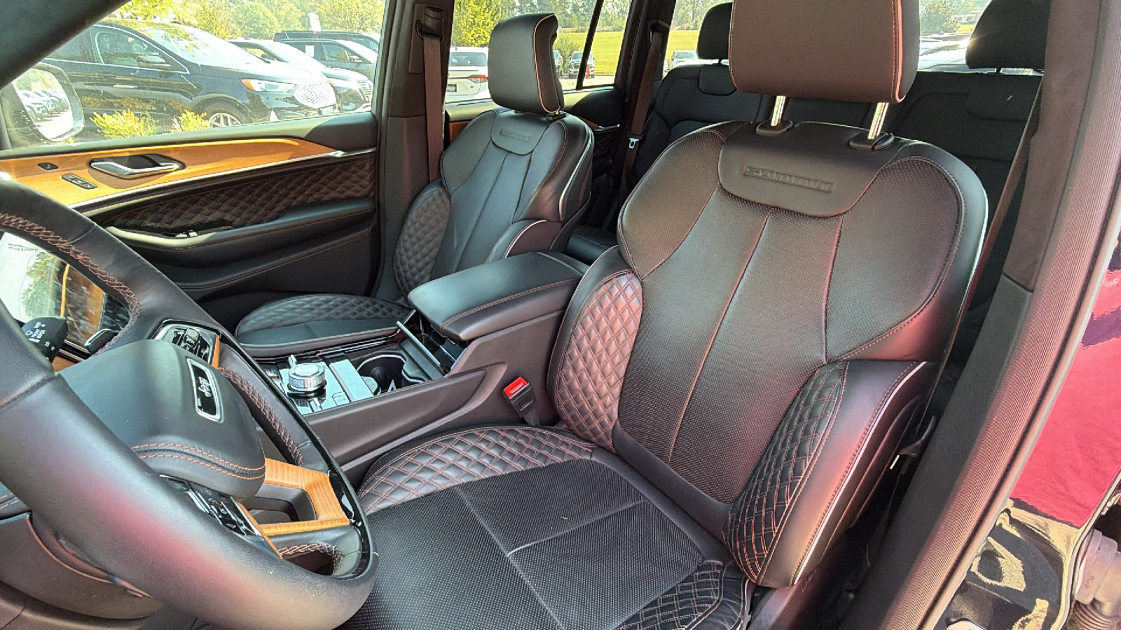 Used 2024 Jeep Grand Cherokee Summit AWD/4WD image 18