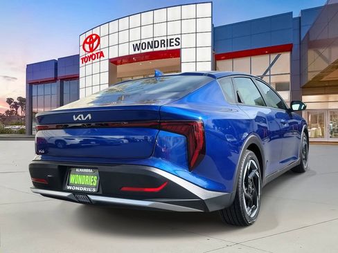 Used 2025 Kia K4 EX image 4