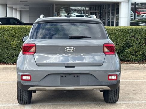 Used 2020 Hyundai Venue SEL w/ Convenience + Premium Package image 8