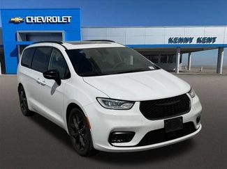 Used 2025 Chrysler Pacifica Limited FWD video 1