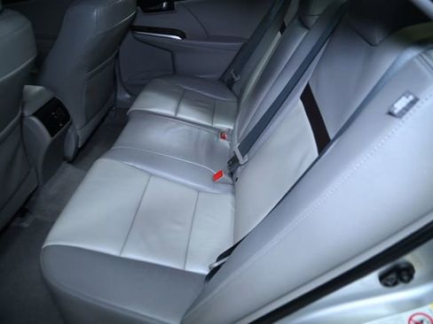 Used 2012 Toyota Camry SE image 38