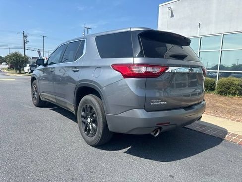 Used 2021 Chevrolet Traverse LS FWD image 9
