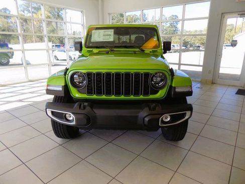 New 2026 Jeep Gladiator Sport image 2