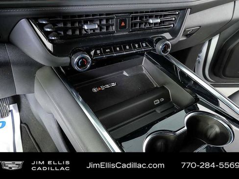 Used 2025 Chevrolet Tahoe LT RWD image 16