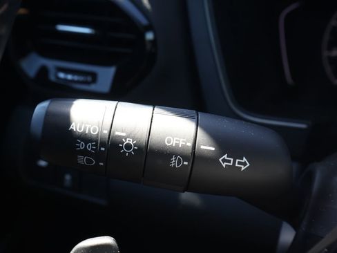 Used 2025 Honda Pilot TrailSport image 21