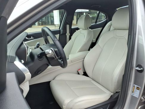 Used 2024 Genesis G70 2.5T RWD image 4