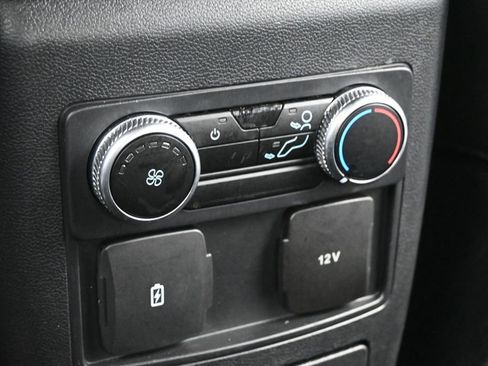 Used 2022 Ford Explorer ST-Line RWD image 19
