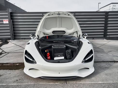 Used 2024 McLaren 750S image 27