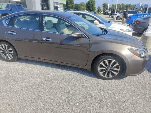 Used 2017 Nissan Altima 2.5 SL w/ 2.5 Technology Package FWD image 19
