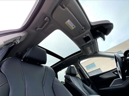 Used 2025 Acura MDX SH-AWD w/ Technology Package image 23