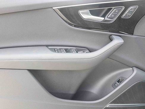 New 2025 Audi Q7 3.0T Premium Plus image 24