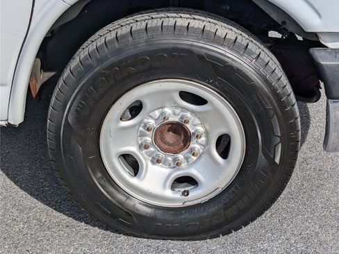 Used 2021 Chevrolet Express 2500 Extended w/ Driver Convenience Package image 9