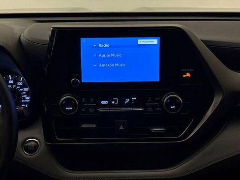 Used 2023 Toyota Highlander LE image 13