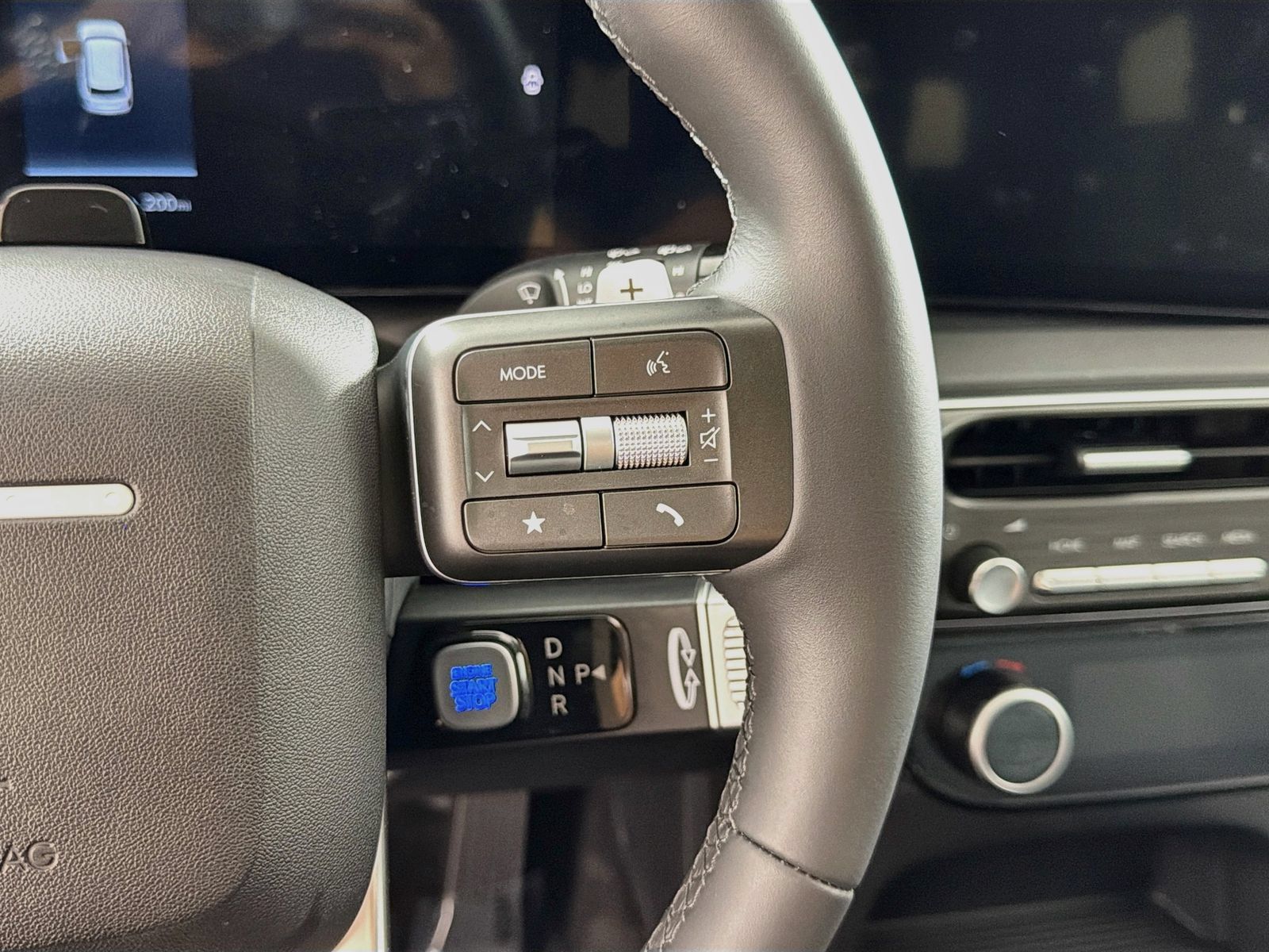 Used 2026 Hyundai Palisade SE FWD image 12