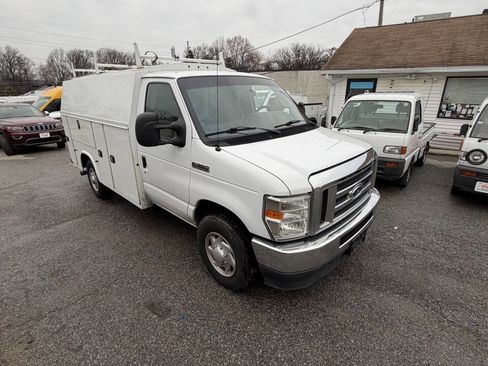 Used 2021 Ford E-350 and Econoline 350 Super Duty w/ Power Windows & Locks Group image 6
