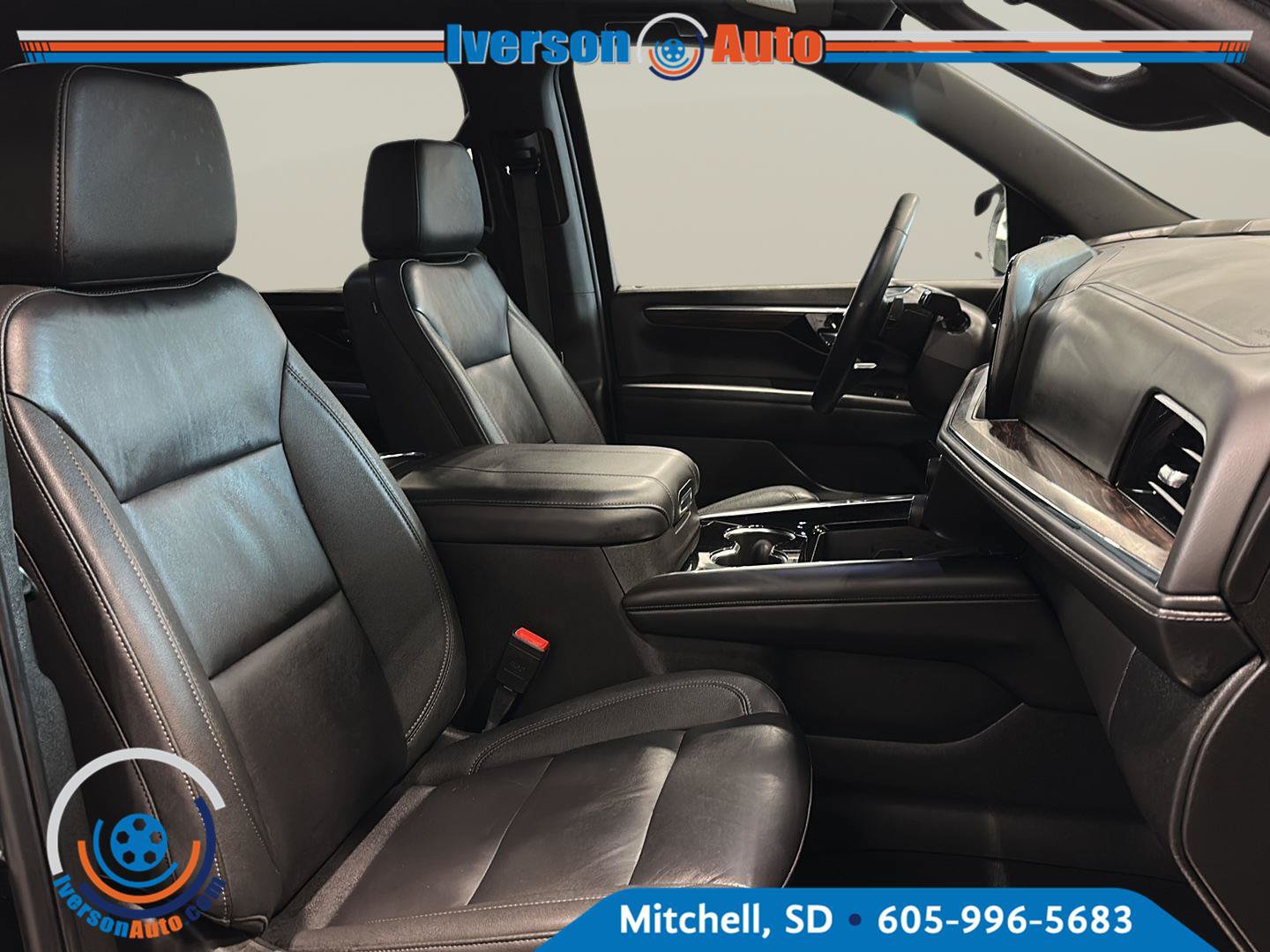 Used 2025 Chevrolet Suburban LT AWD/4WD image 33