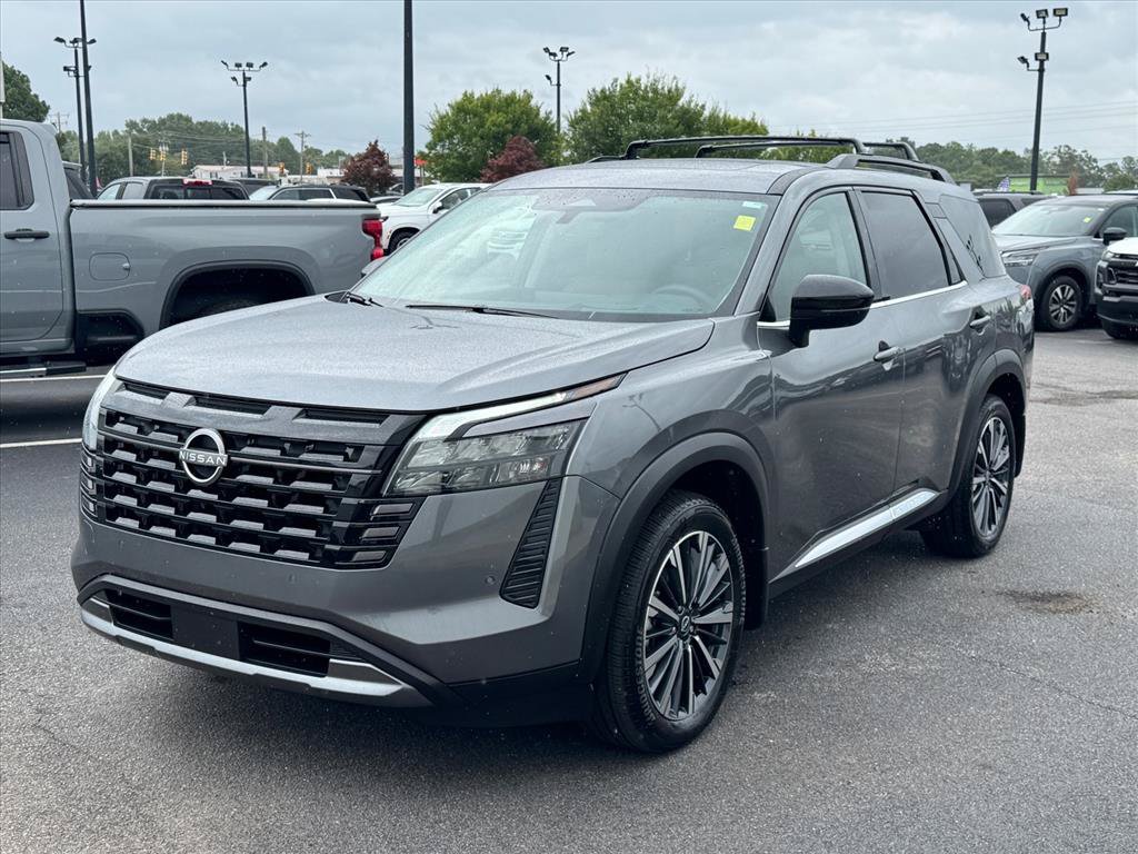Used 2026 Nissan Pathfinder Platinum w/ Lighting Package FWD image 7